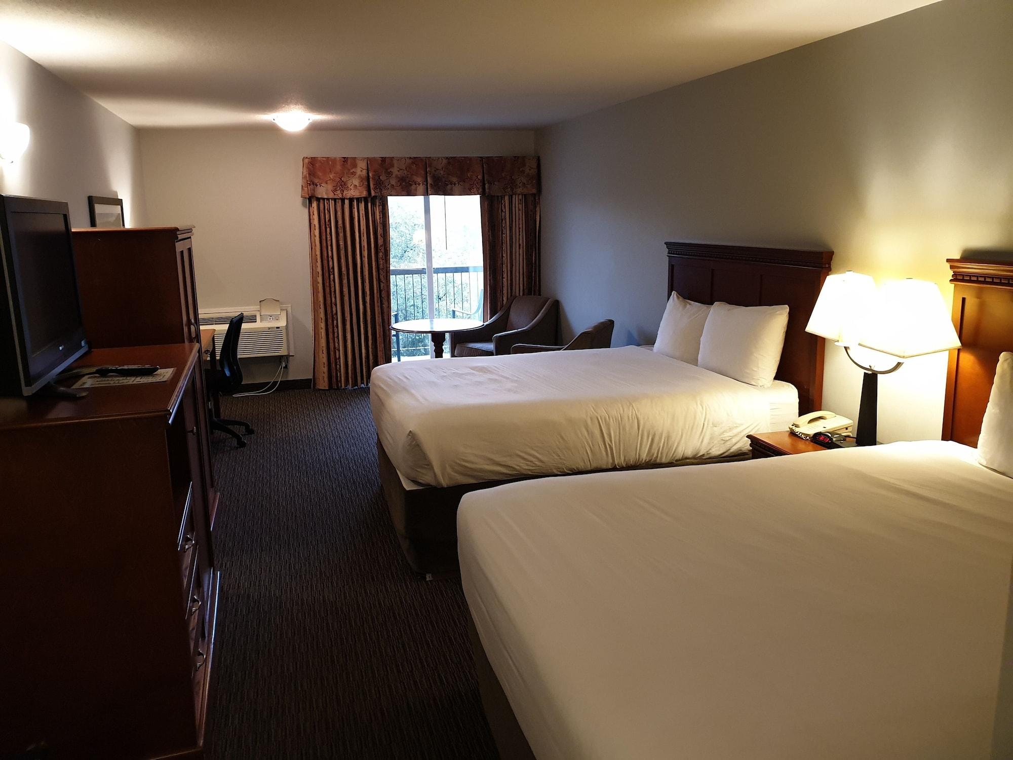 Riverland Inn & Suites カムループス エクステリア 写真