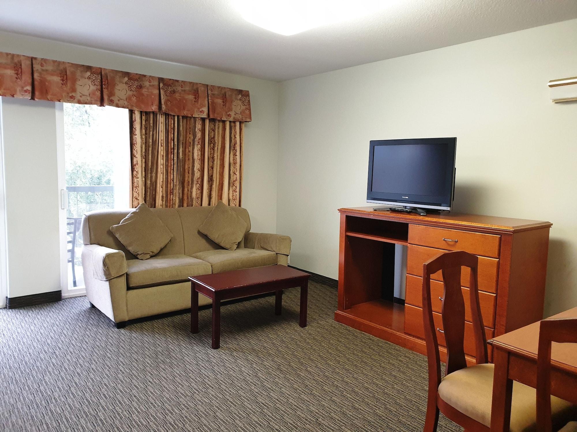 Riverland Inn & Suites カムループス エクステリア 写真