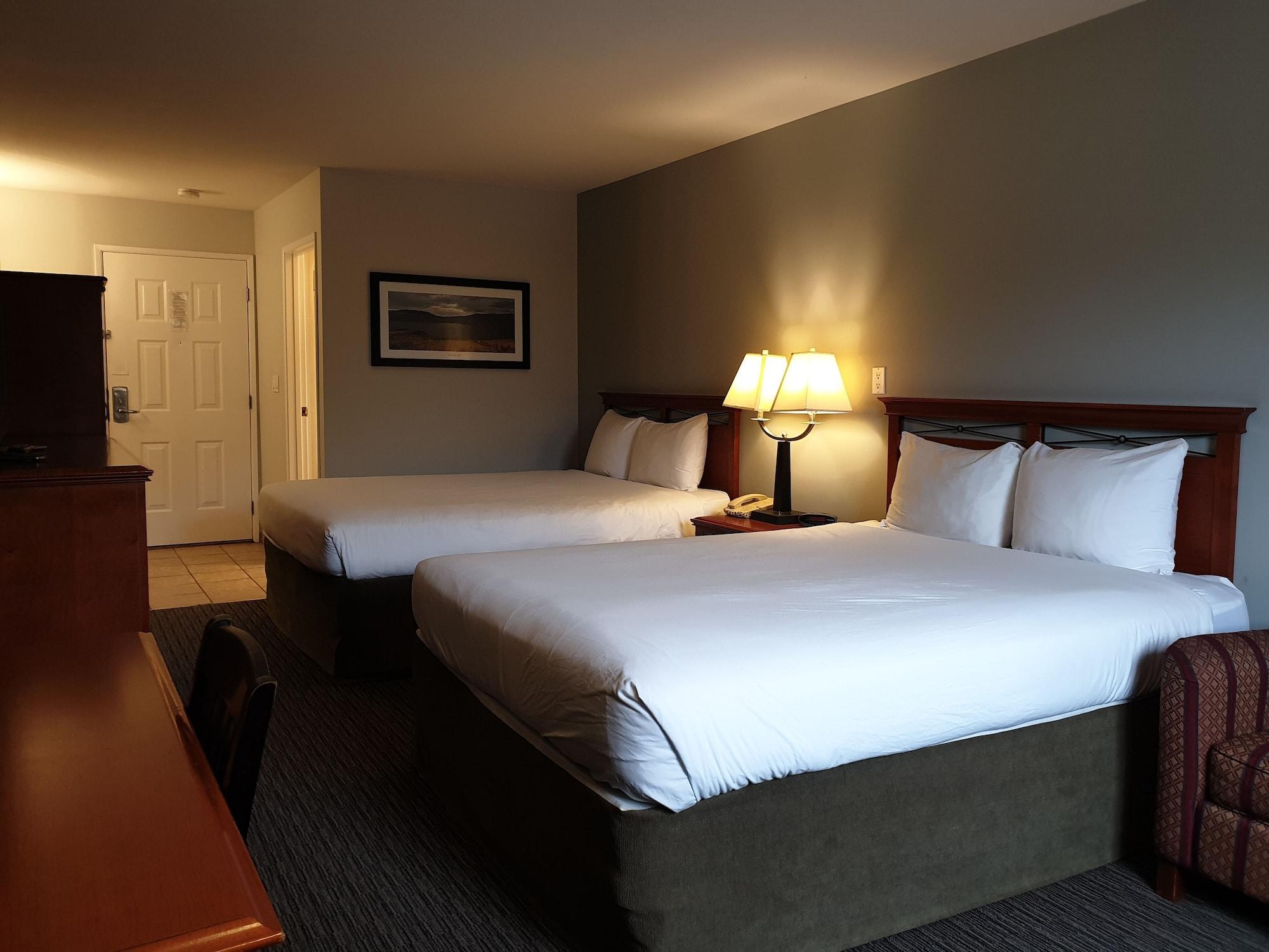 Riverland Inn & Suites カムループス エクステリア 写真