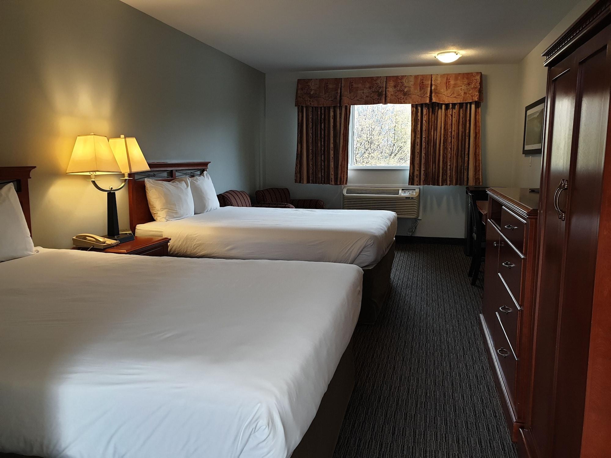 Riverland Inn & Suites カムループス エクステリア 写真